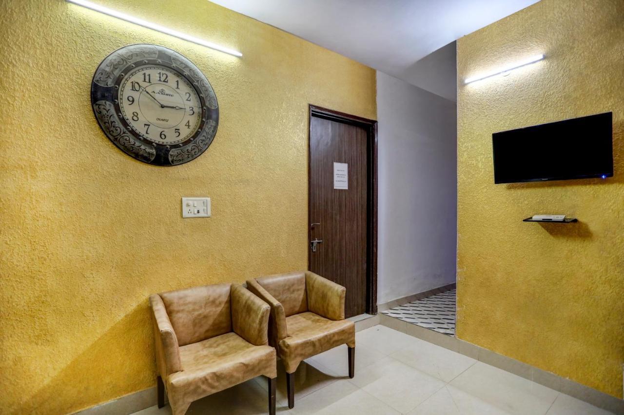 Hotel O Blissbourn Нью-Дели Экстерьер фото