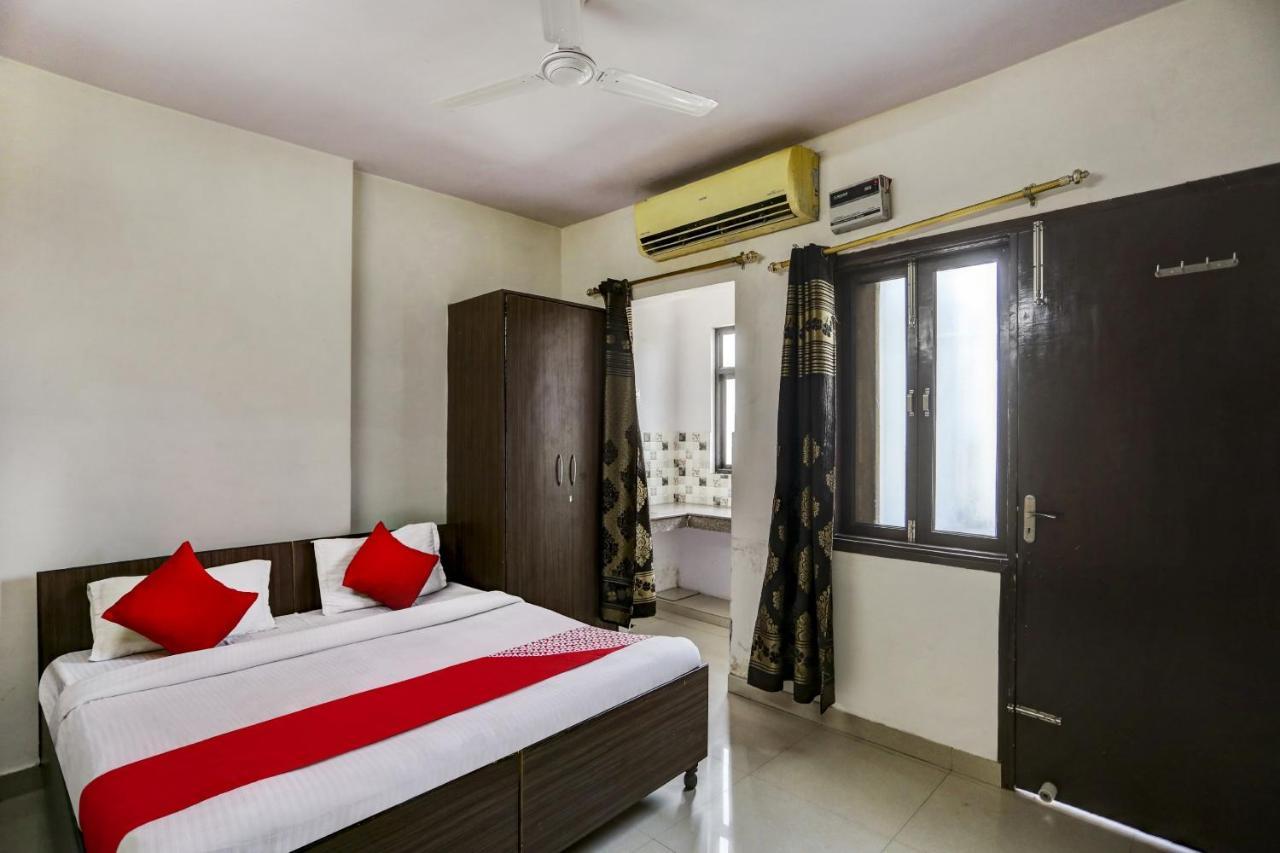 Hotel O Blissbourn Нью-Дели Экстерьер фото