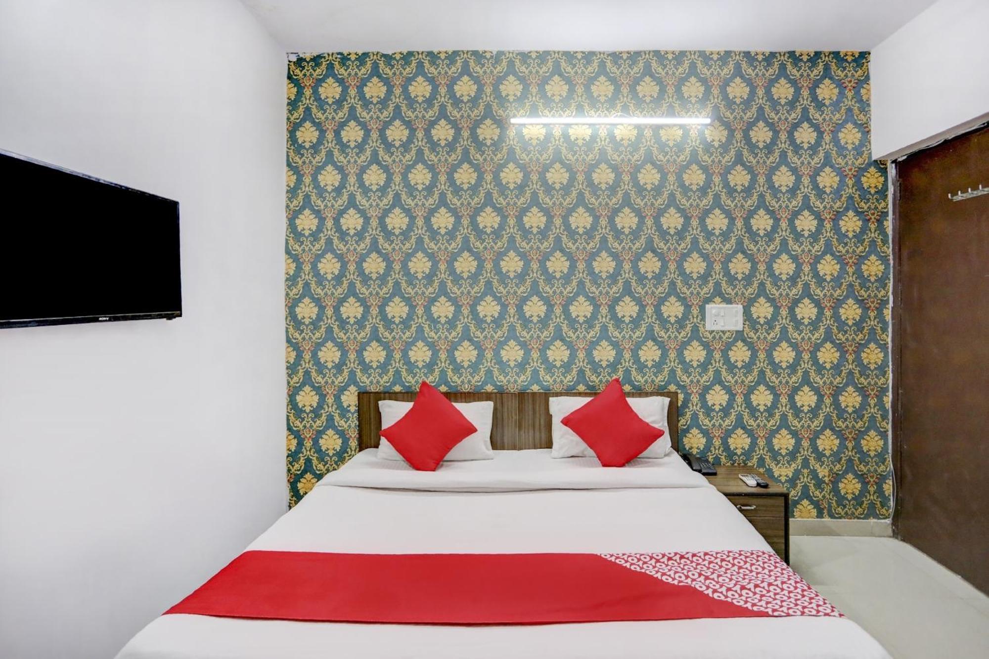 Hotel O Blissbourn Нью-Дели Экстерьер фото