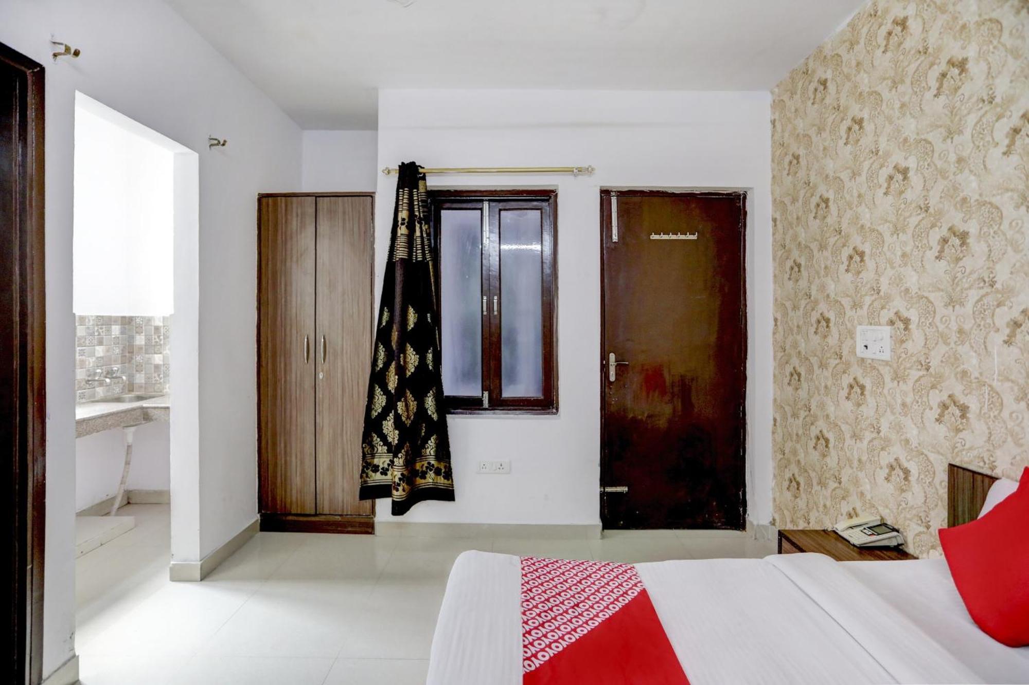 Hotel O Blissbourn Нью-Дели Экстерьер фото